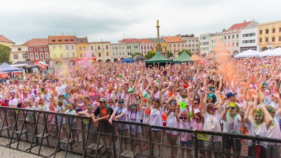 Do pátého ročníku Vybarveného běhu je přihlášených již více než tisíc startujících!